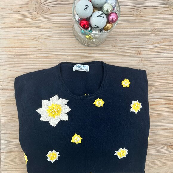 Richard Grand 100% Cashmere Floral & Pearl Embellished Sweater – Size Small - Picture 5 of 6